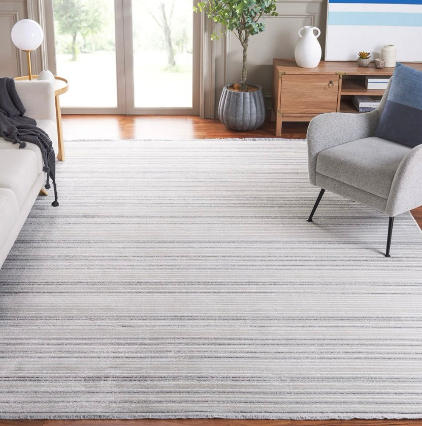 Everly 8’x10’ Area Rug, light gray/ivory