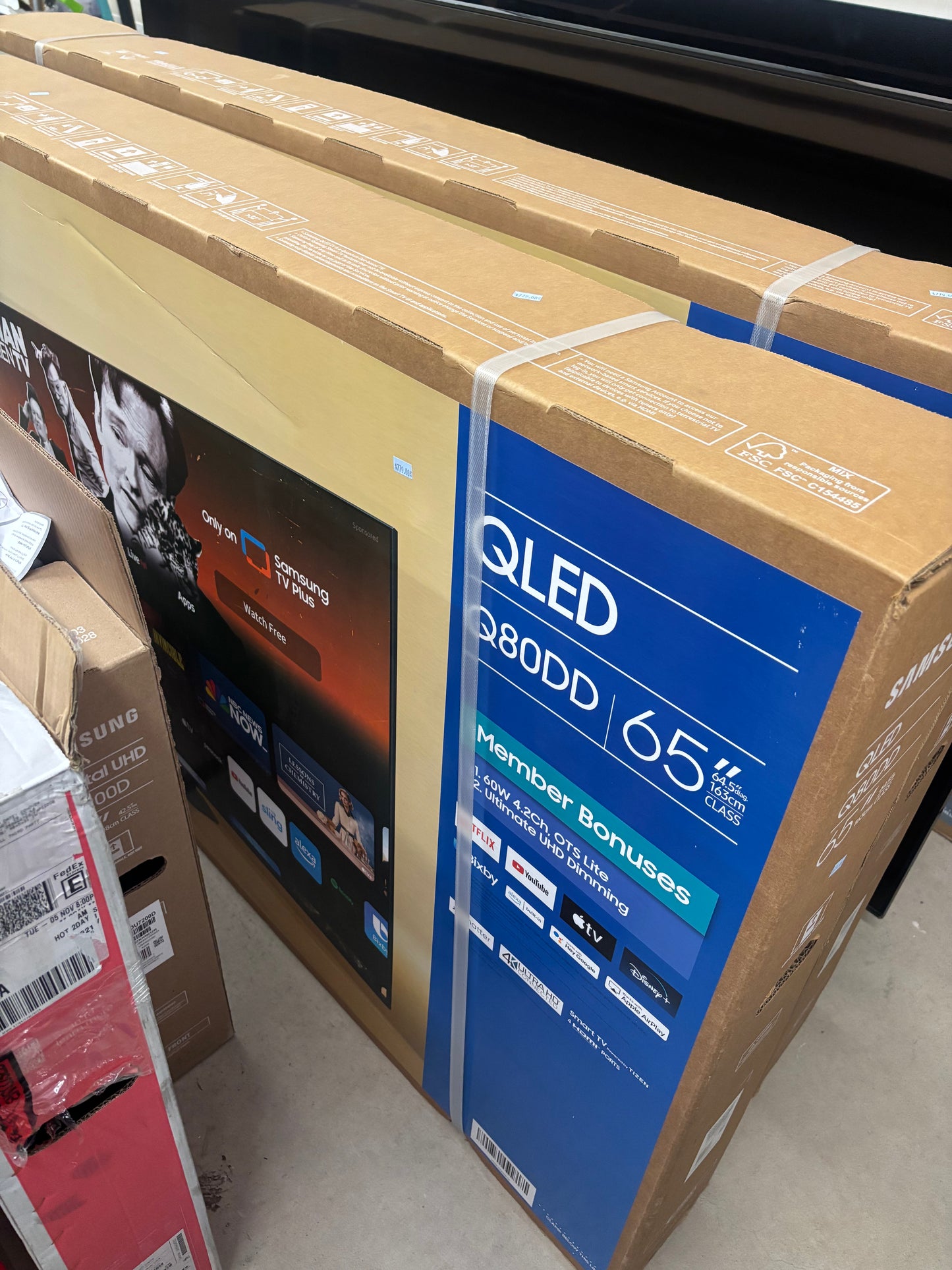 SAMSUNG 65" Class Q80D
Series QLED Smart TV